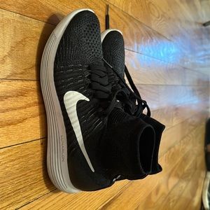 Nike lunarepic sneackers size 9.5